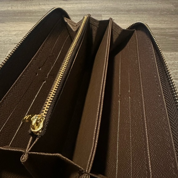 Louis Vuitton zippy wallet - Picture 3 of 5